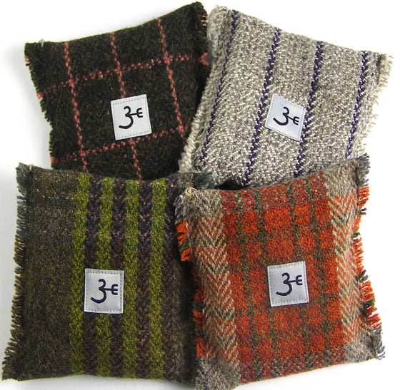 Wildrose Wool Tweed Sachet (Set of Four)